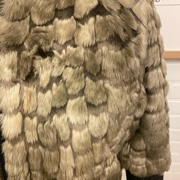 Juicy Couture Sz Large Cropped Fur Jacket - Picture 3 of 3